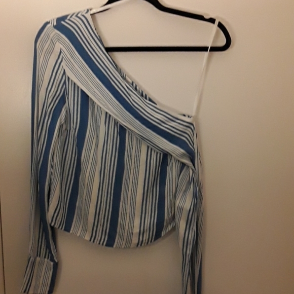 NEVER WORN blue/white striped one  shoulder blouse - Picture 2 of 8
